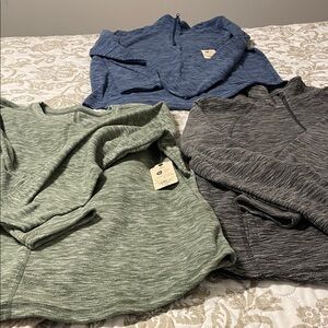 3 NWT Pullover Trio in Green, Blue, and Gray All w/ Tags. 1 L 2 XL